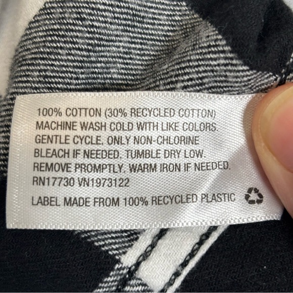 Universal Thread Button-Up Buffalo Check Flannel Shirt-Black/White-Women XXL - Picture 5 of 5